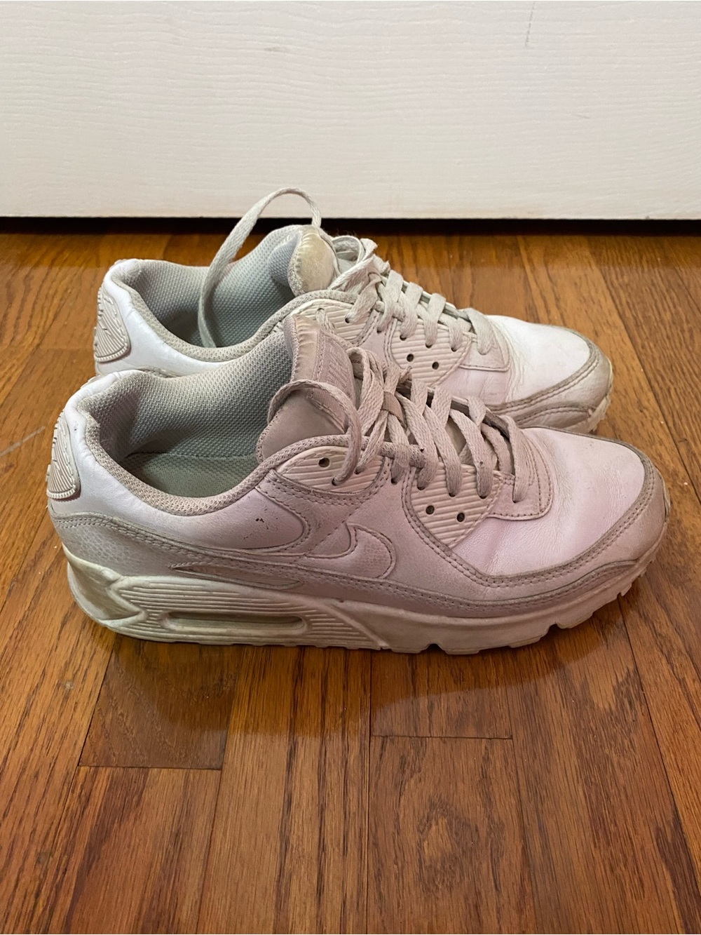 Nike Men’s White Air Max Sneakers Size US 8